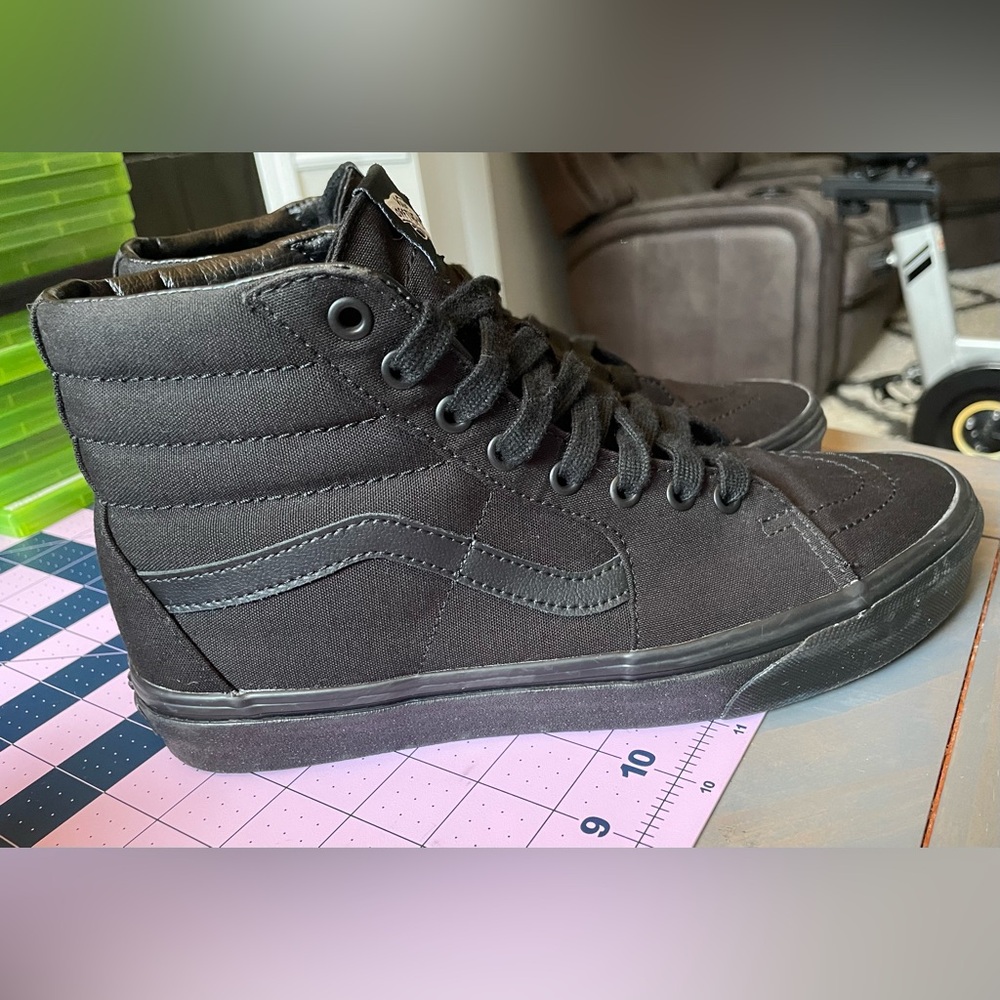 Vans Sk8-Hi High Tops Triple Black- Men’s 9